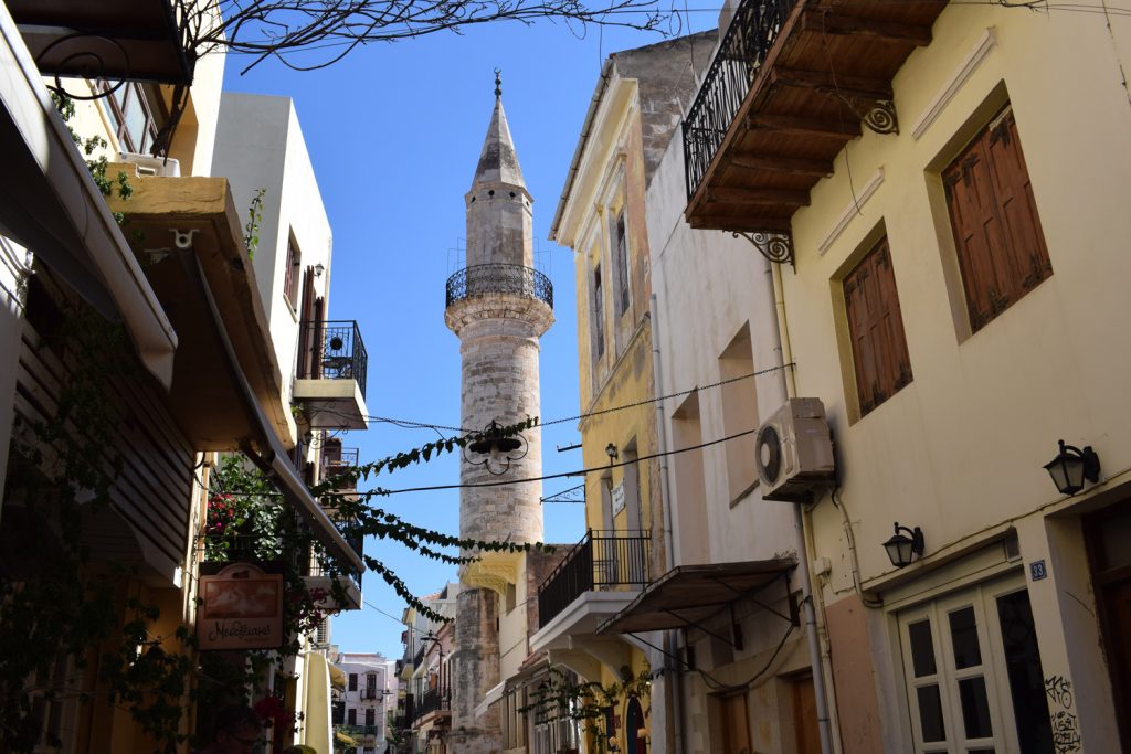 Minaret at daliani alley