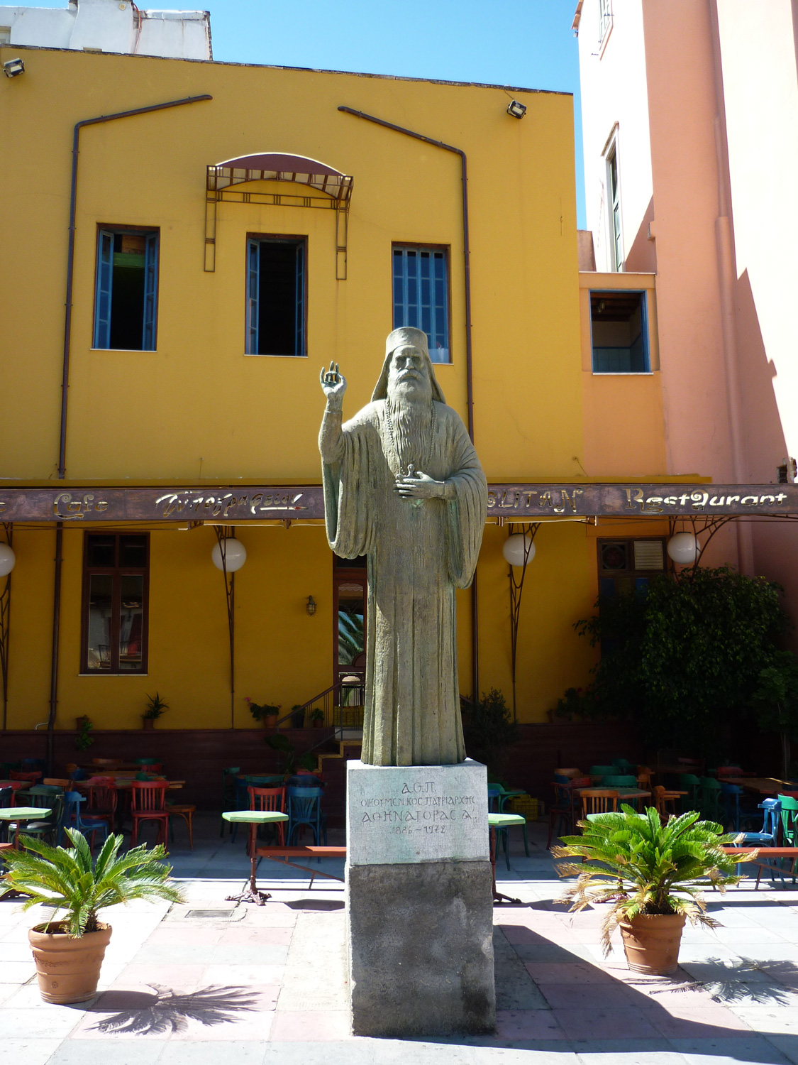 Statue infront of the Mitropoli Church