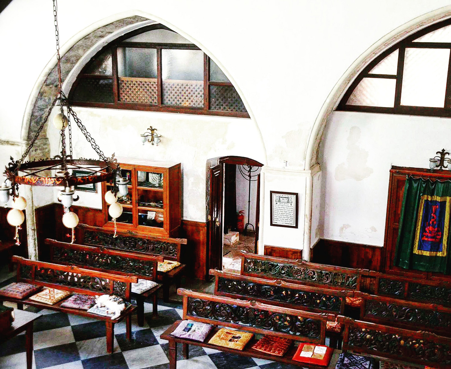 Praying room inside the synagogue